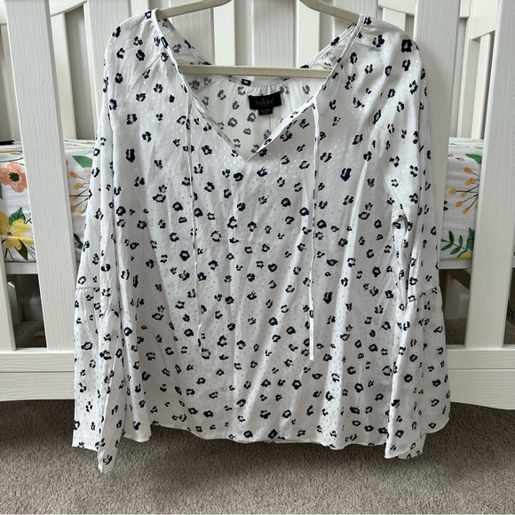 BELLDINI animal print bell sleeve top - Picture 2 of 9